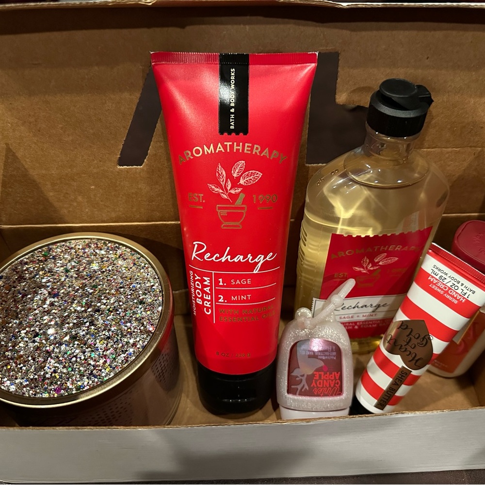 BATH & BODY WORKS VIP BOX SIGNATURE COLLECTION NEW